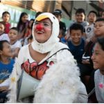 Payasas de México y EUA unen fuerzaspara acompañar a infancias vulnerablesen Puebla.